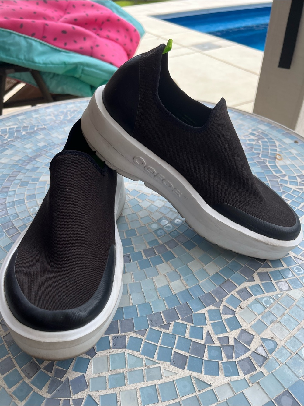 OOFOS Women’s Slip-On Recovery Shoes Size 8.5 Wide Comfort Walking
